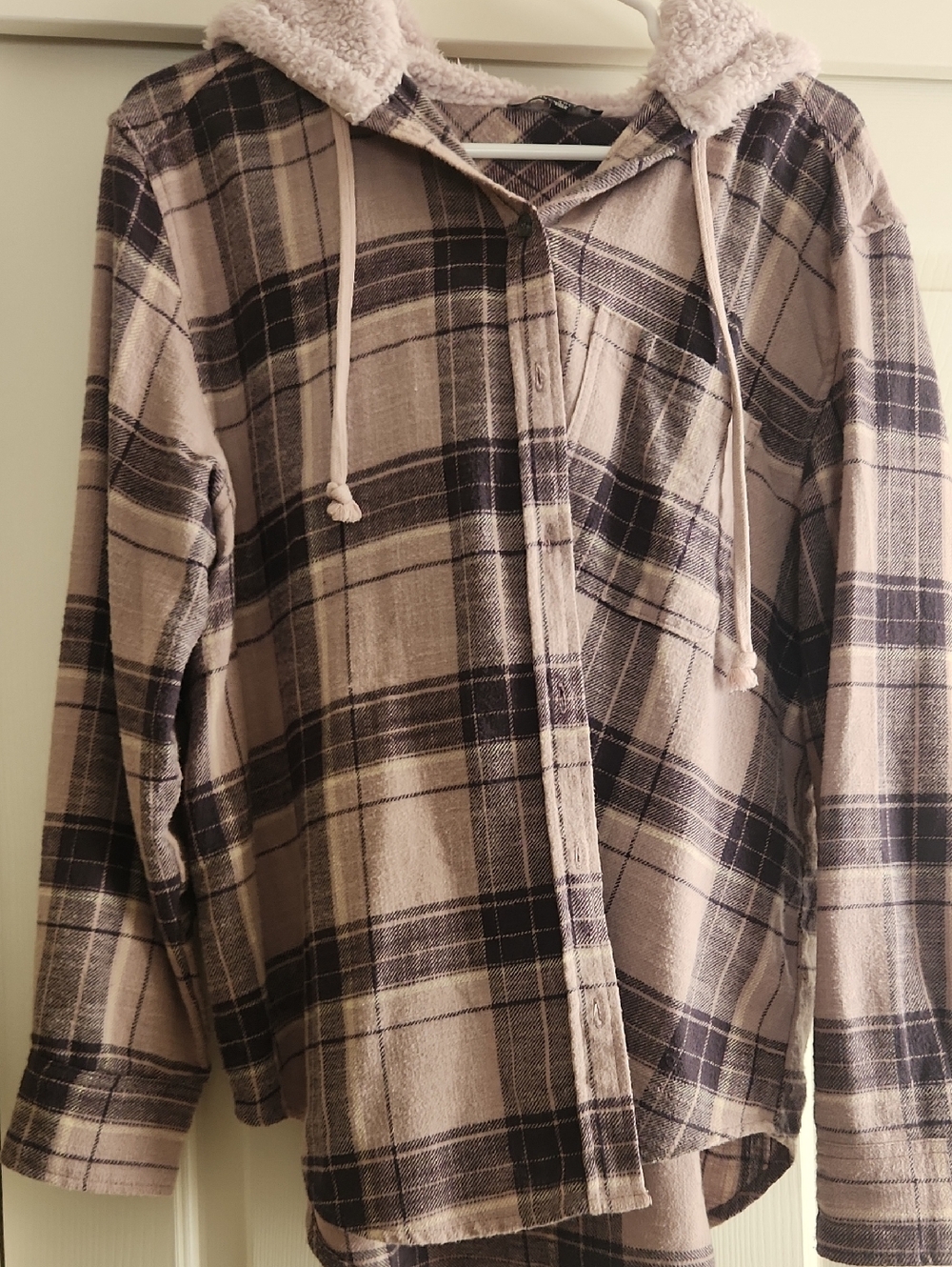 Love Tree Cream and Brown Plaid Sherpa-Lined Hoodie Shirt   Great Condition